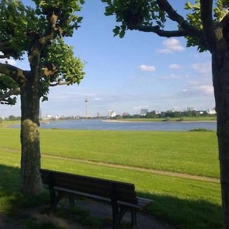 Apartment 120 Qm -3 Schlafzimmer-2 Baeder- Fuer 7 Gaeste Düsseldorf Esterno foto