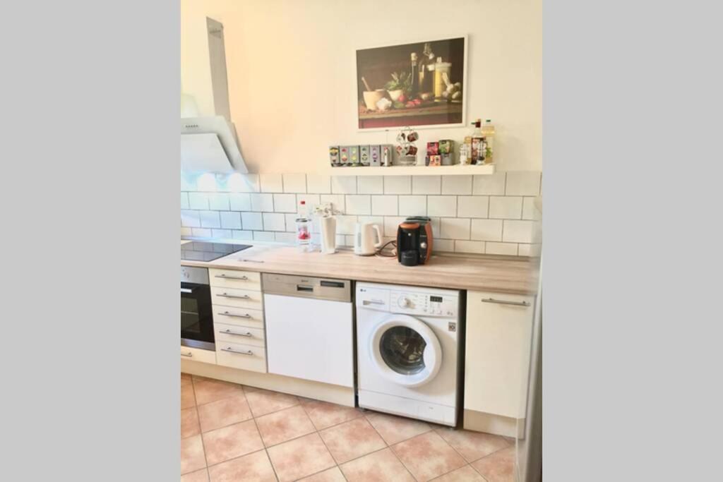 Apartment 120 Qm -3 Schlafzimmer-2 Baeder- Fuer 7 Gaeste Düsseldorf Esterno foto